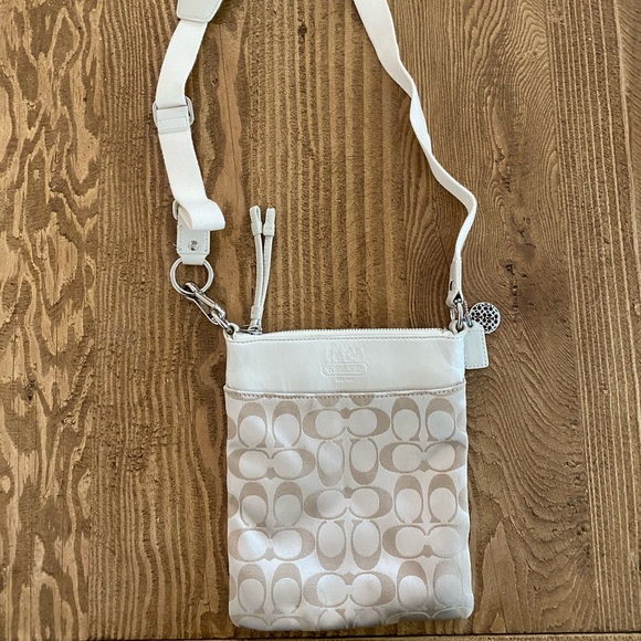 Coach Crossbody Bag - Picture 1 of 4
